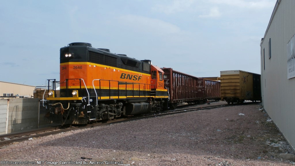 BNSF 2646 + TBOX 660475